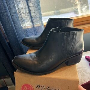 Matisse Black leather Ankle Booties
